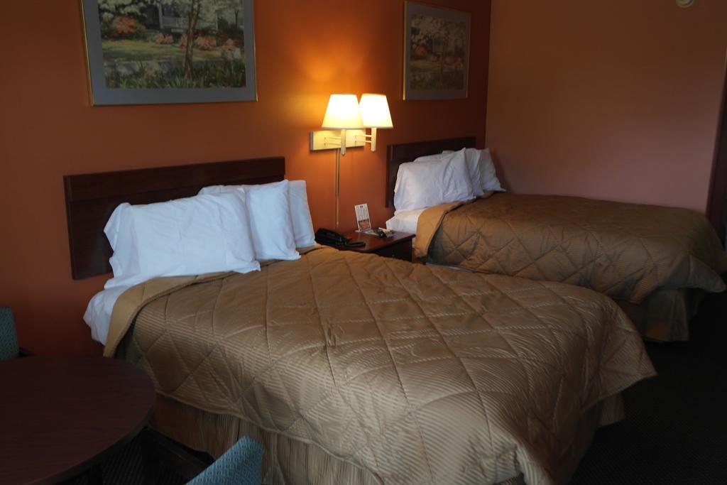 Americas Best Value Inn And Suites Knoxville Exterior foto